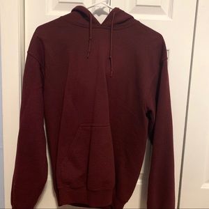 Gildan heavy blend maroon hoodie